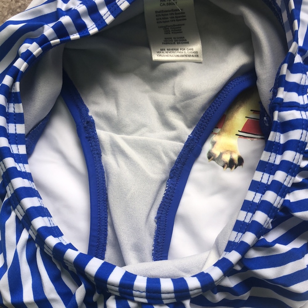 Two bathing suits - Picture 10 of 11